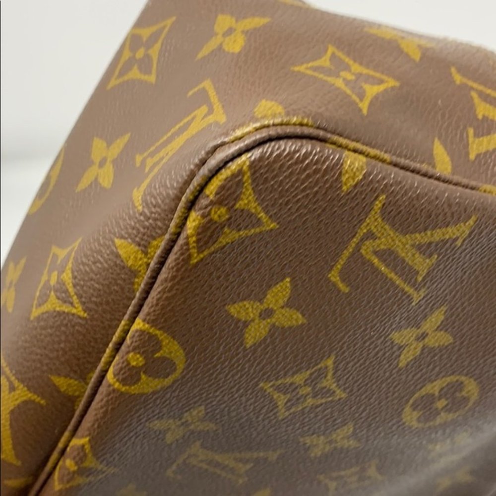 Authentic Louis Vuitton Cosmetic Pouch Vintage - Picture 11 of 13
